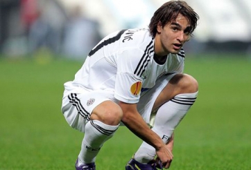 Liverpool và Chelsea quyết chiến vì ngôi sao người Serbia